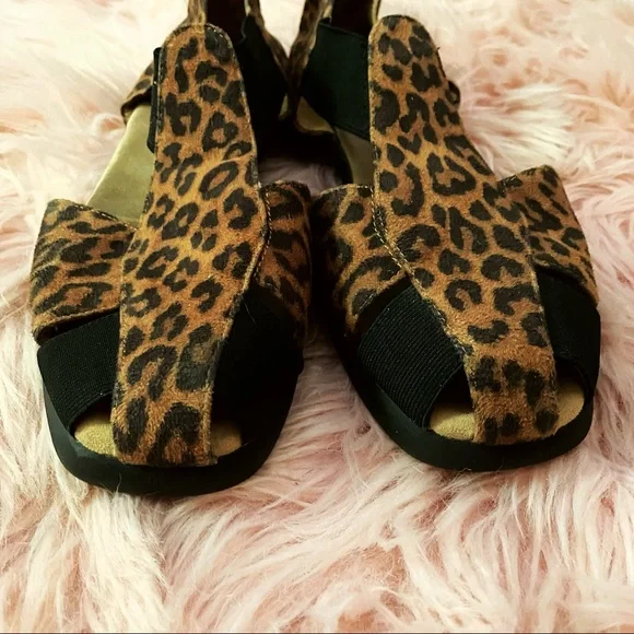 Vintage Leopard Elastic Sandals 🐆 - Picture 5 of 5